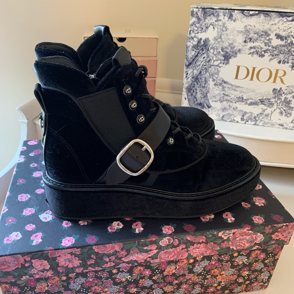 NOT FOR SALE Coach Urban Hiker Tabitha Simmons G4539 Black Velvet Size 8